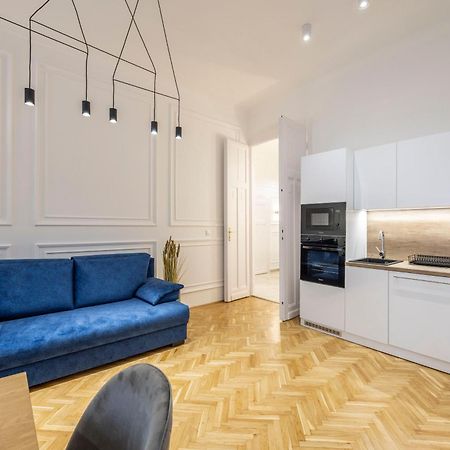 Luxurious Central 4Bedrm 3Bathrm Residence W/ Balcony Budapest Exteriör bild