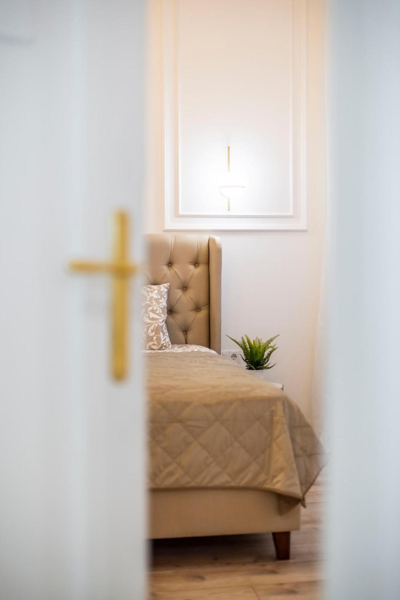 Luxurious Central 4Bedrm 3Bathrm Residence W/ Balcony Budapest Exteriör bild