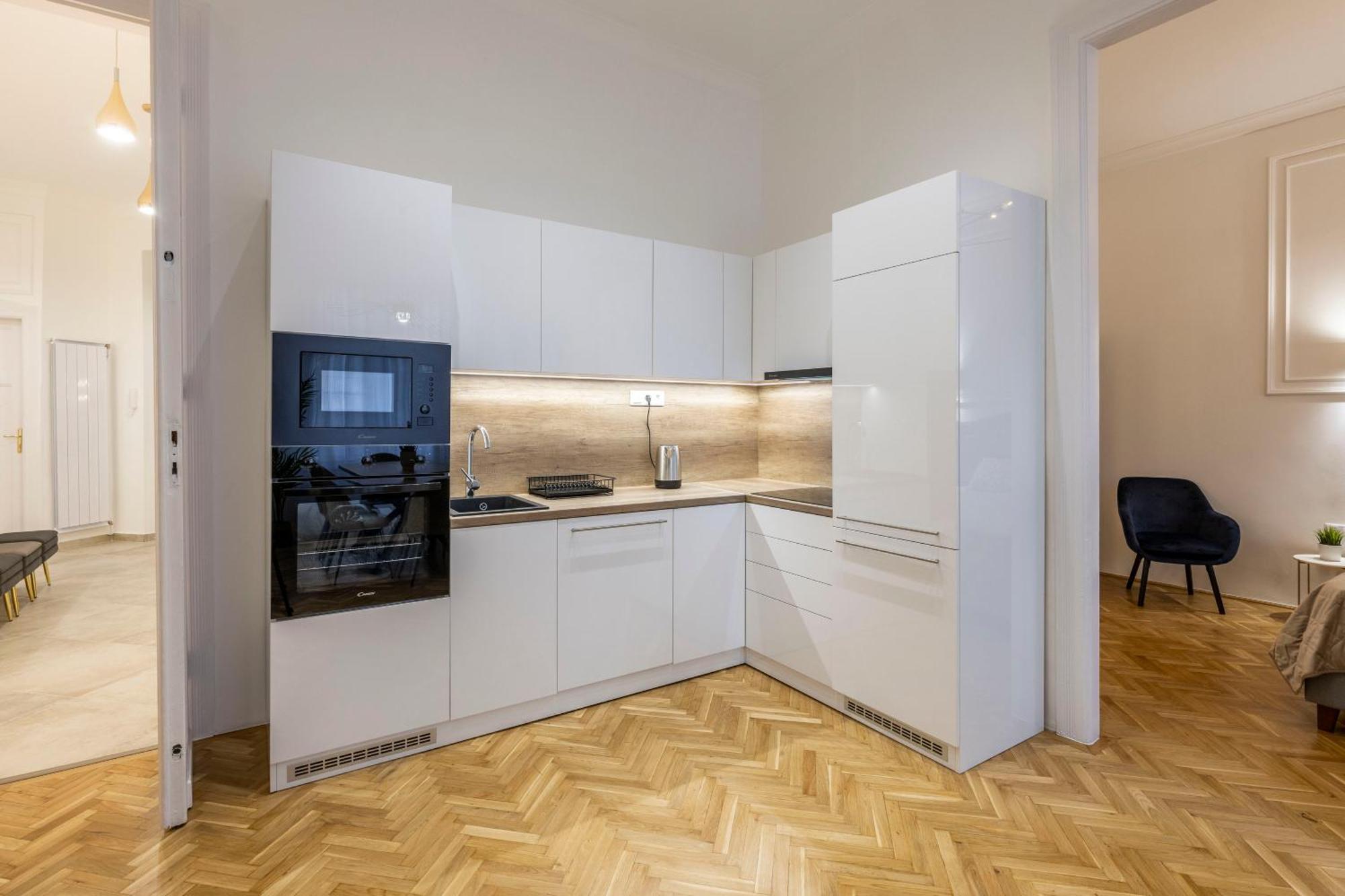 Luxurious Central 4Bedrm 3Bathrm Residence W/ Balcony Budapest Exteriör bild