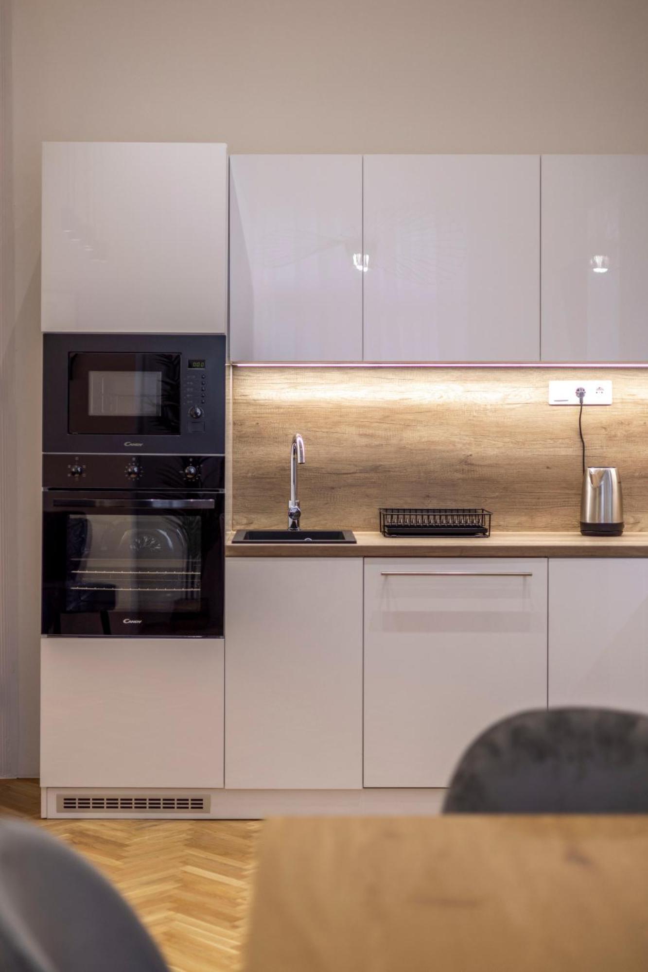 Luxurious Central 4Bedrm 3Bathrm Residence W/ Balcony Budapest Exteriör bild