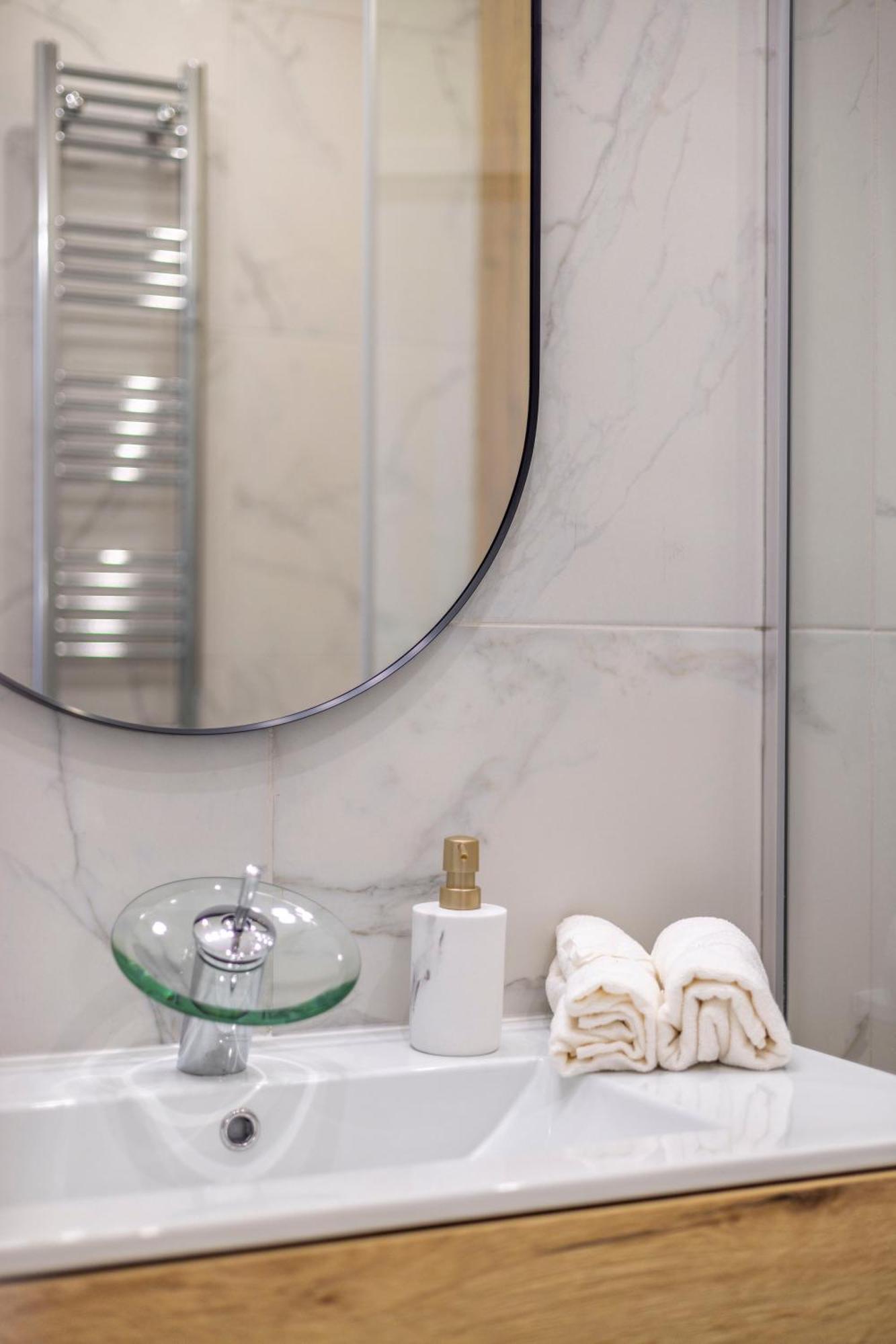 Luxurious Central 4Bedrm 3Bathrm Residence W/ Balcony Budapest Exteriör bild