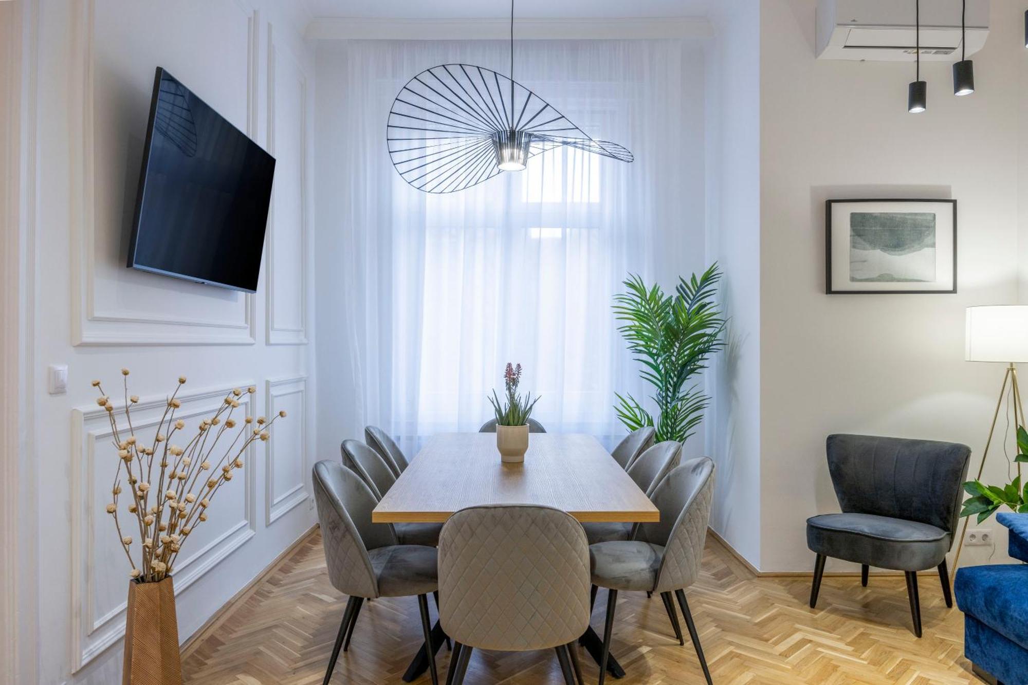 Luxurious Central 4Bedrm 3Bathrm Residence W/ Balcony Budapest Exteriör bild