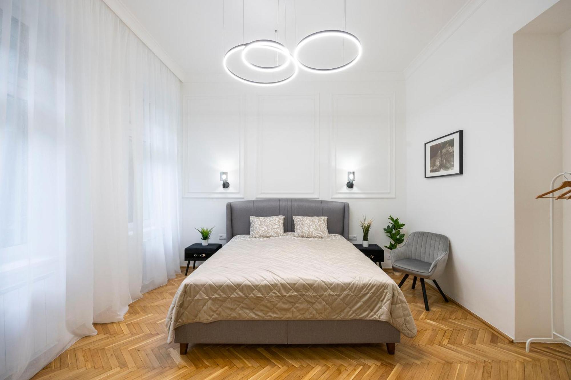 Luxurious Central 4Bedrm 3Bathrm Residence W/ Balcony Budapest Exteriör bild