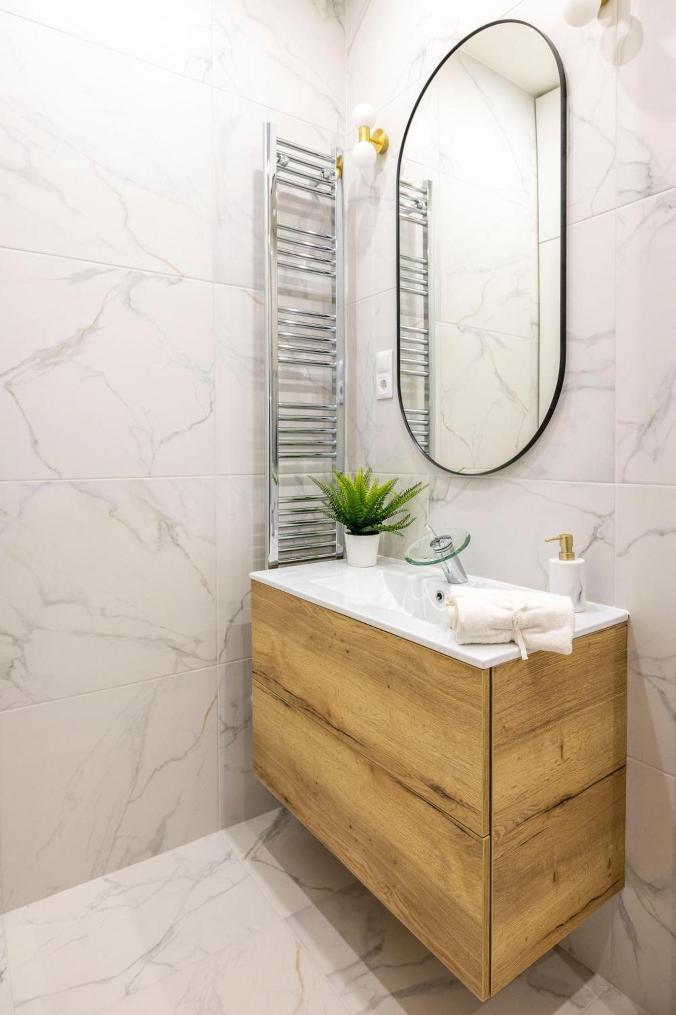 Luxurious Central 4Bedrm 3Bathrm Residence W/ Balcony Budapest Exteriör bild