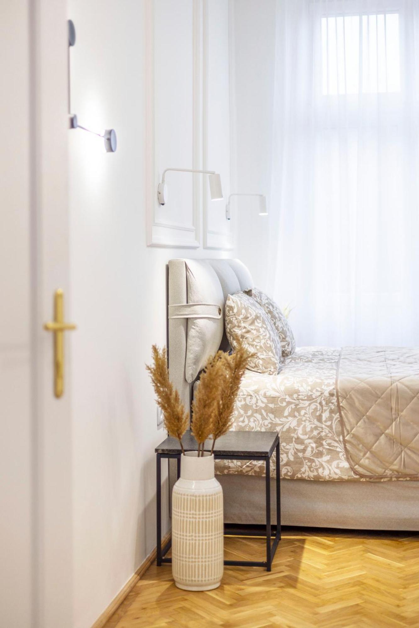 Luxurious Central 4Bedrm 3Bathrm Residence W/ Balcony Budapest Exteriör bild
