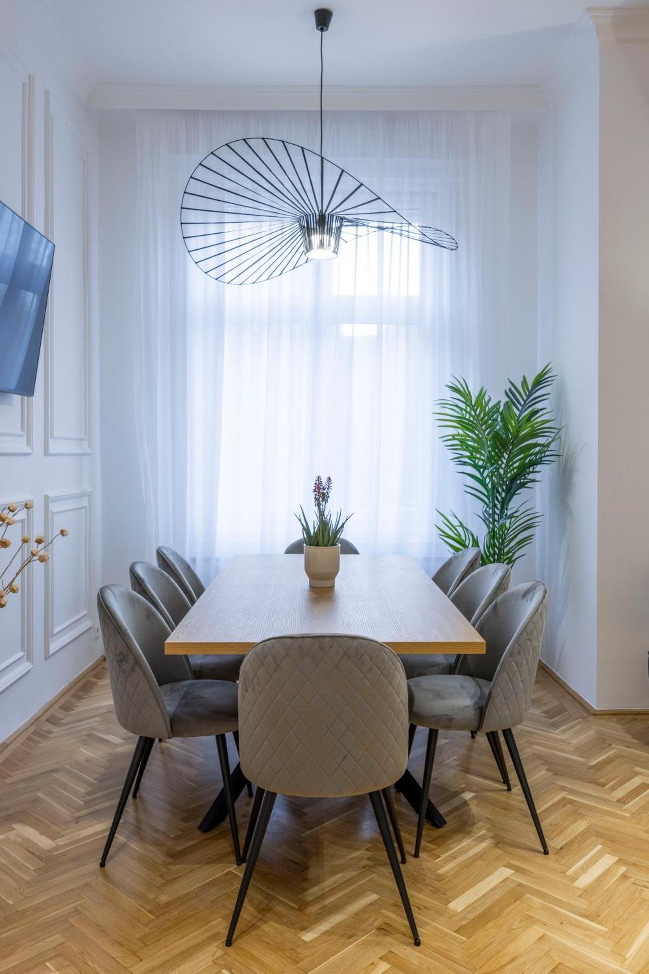 Luxurious Central 4Bedrm 3Bathrm Residence W/ Balcony Budapest Exteriör bild