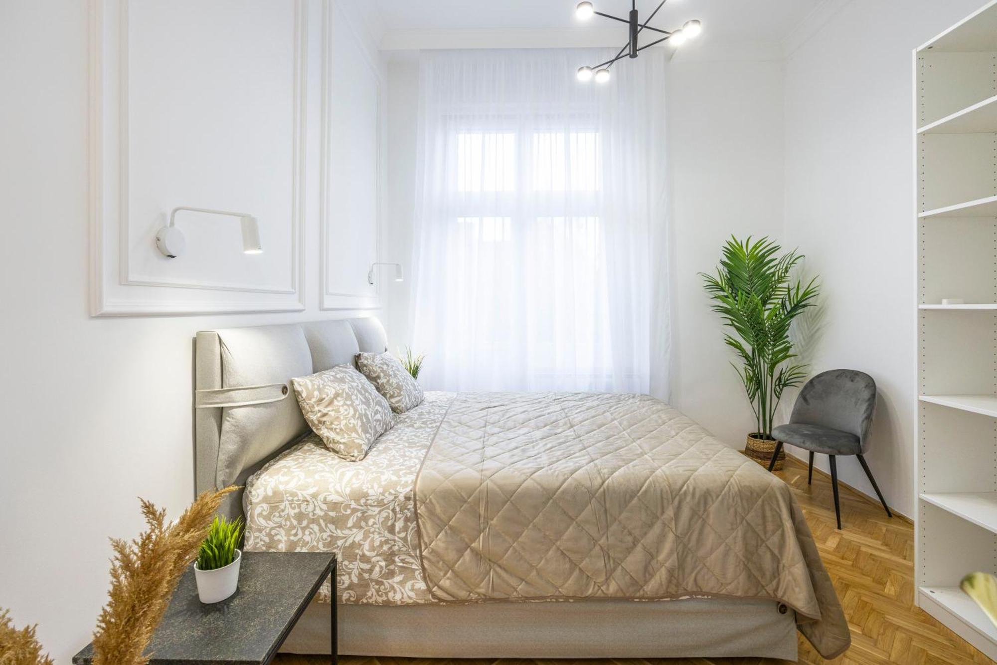 Luxurious Central 4Bedrm 3Bathrm Residence W/ Balcony Budapest Exteriör bild