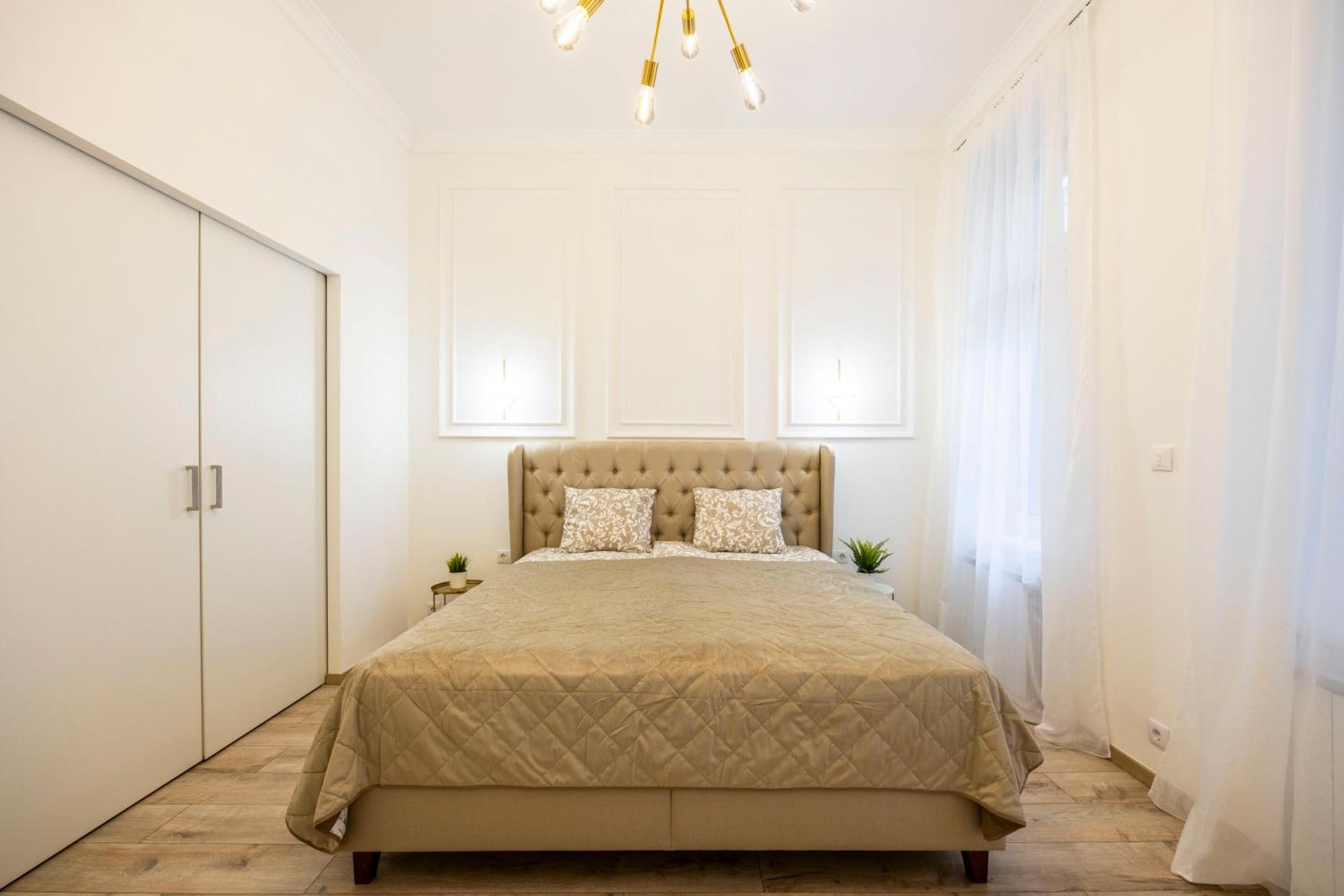 Luxurious Central 4Bedrm 3Bathrm Residence W/ Balcony Budapest Exteriör bild